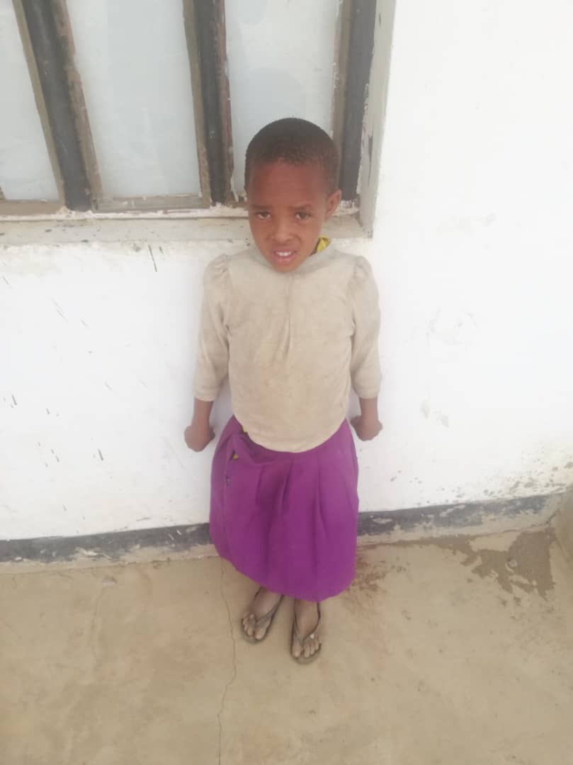 Angel Joshua Lembasai aus dem Kindergarten in Esilalei